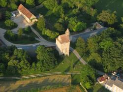 Vue aérienne du Donjon de PAUDY